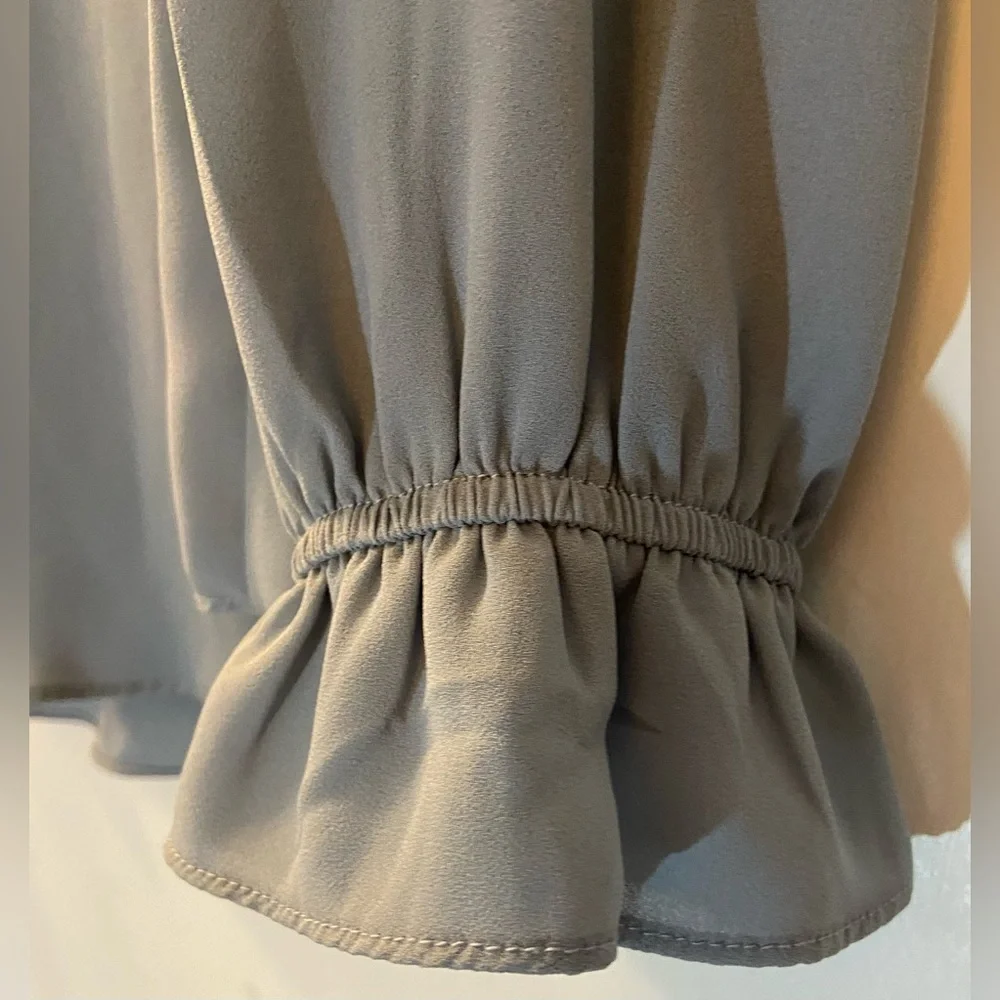 NWOT Beautiful Powder Slate Blue Blouse - Picture 5 of 15